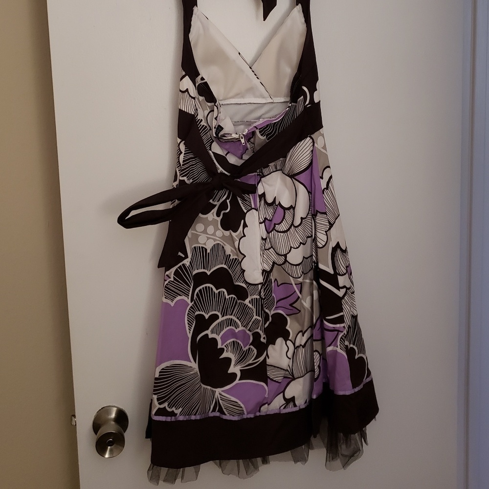 Dress - Picture 2 of 4
